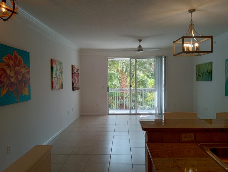 Image 11 of 47 For 2018 Alta Meadows Ln  407