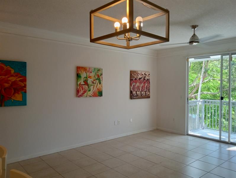 Image 13 of 47 For 2018 Alta Meadows Ln  407