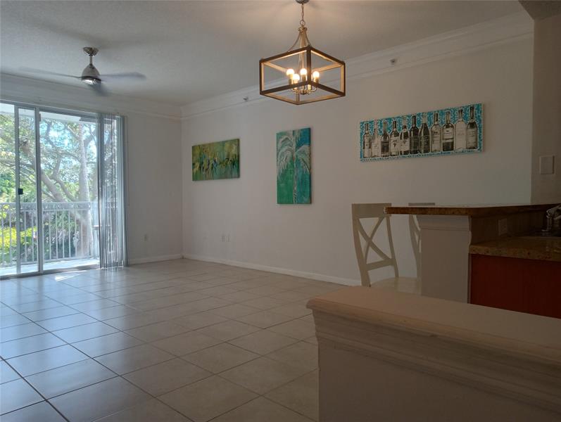 Image 19 of 47 For 2018 Alta Meadows Ln  407
