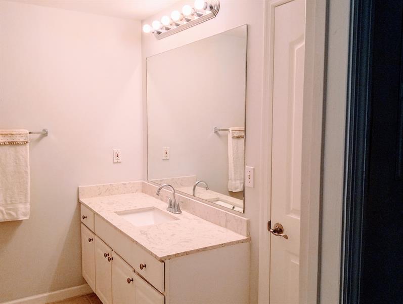 Image 24 of 47 For 2018 Alta Meadows Ln  407