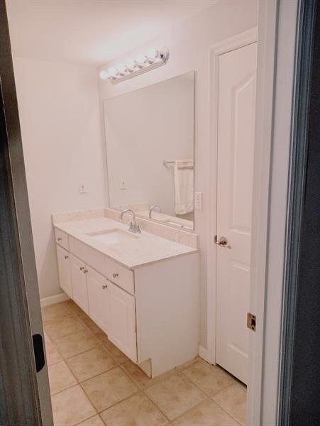 Image 25 of 47 For 2018 Alta Meadows Ln  407