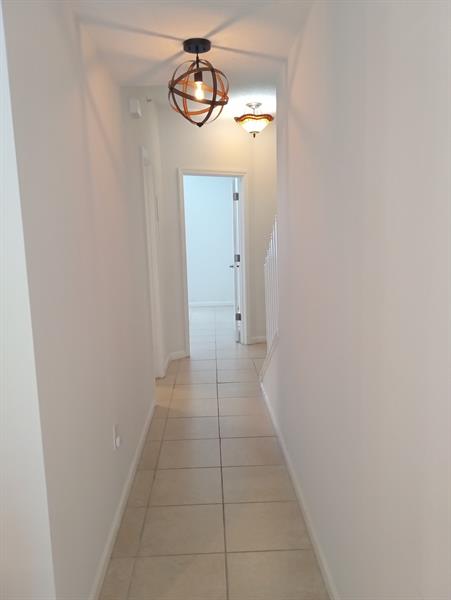Image 29 of 47 For 2018 Alta Meadows Ln  407