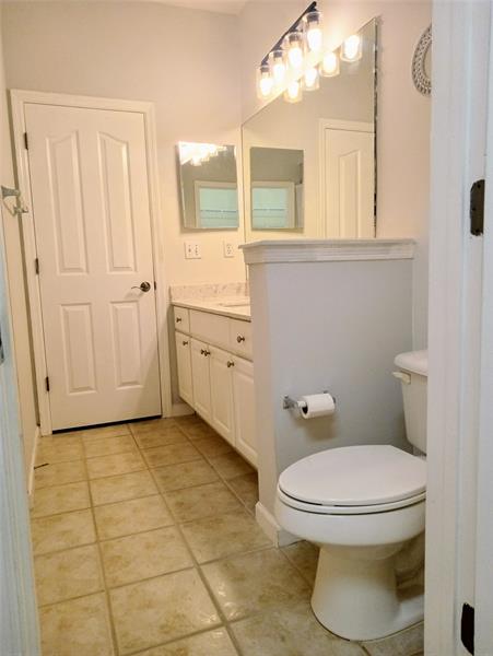 Image 36 of 47 For 2018 Alta Meadows Ln  407