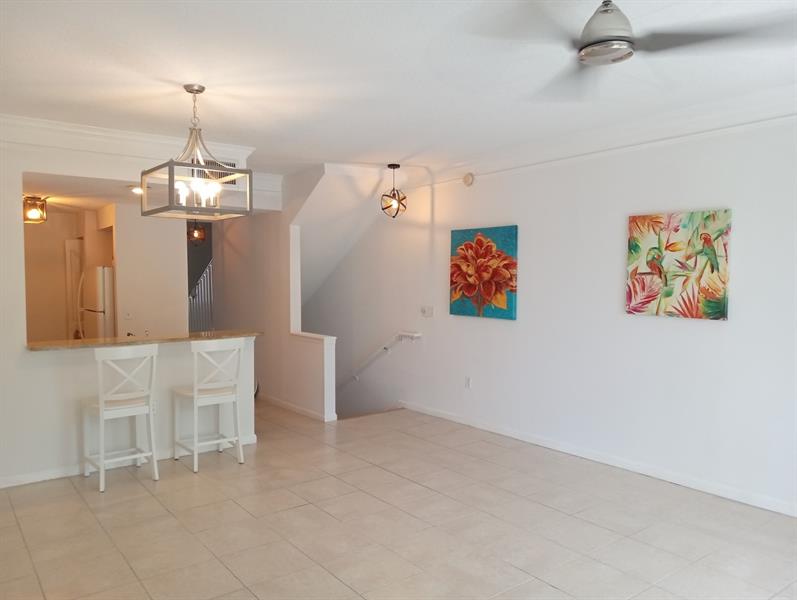 Image 9 of 47 For 2018 Alta Meadows Ln  407