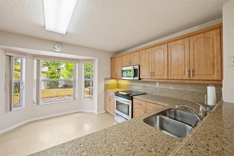 Image 11 of 26 For 12665 11th Ct
