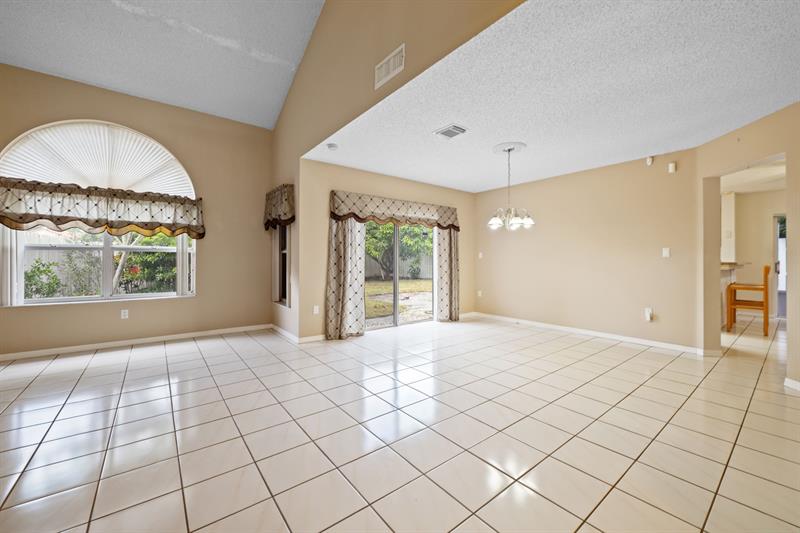 Image 7 of 26 For 12665 11th Ct