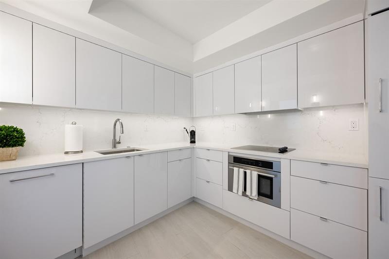 Image 6 of 13 For 1200 Flagler Dr  1404