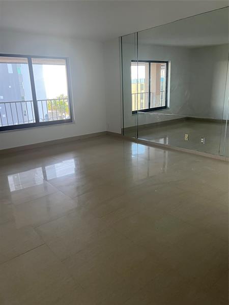 Image 18 of 24 For 3200 Ocean Dr  503