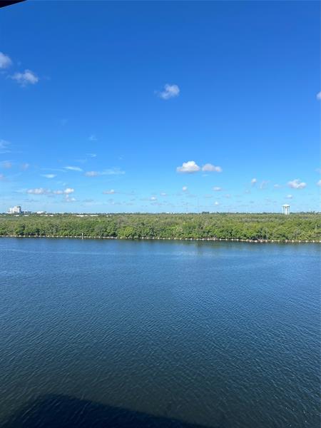 Image 23 of 24 For 3200 Ocean Dr  503