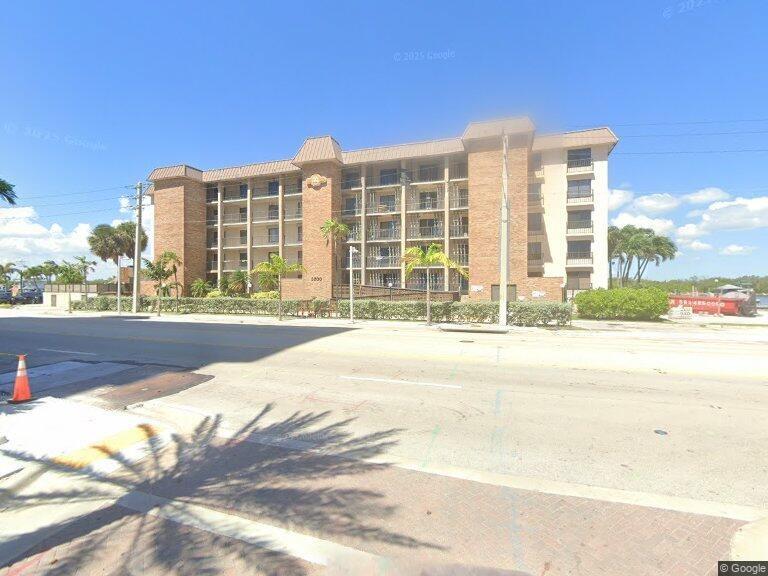 Image 3 of 24 For 3200 Ocean Dr  503