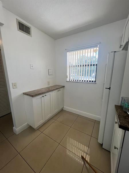 Image 5 of 21 For 9165 1st St  102