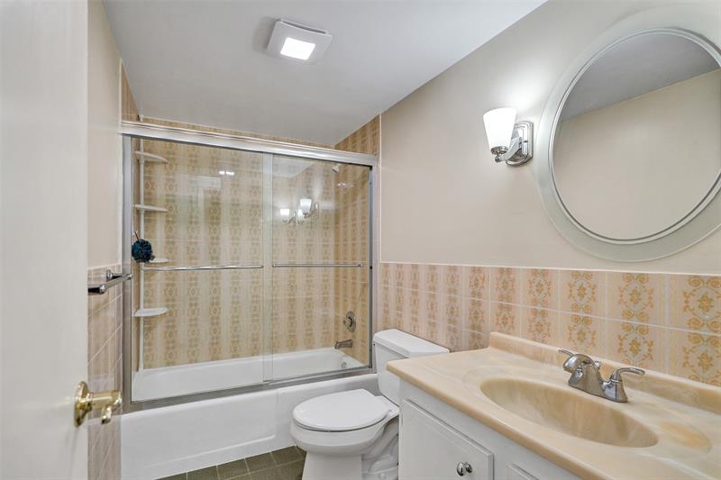 Image 17 of 35 For 1050 13th St  289d