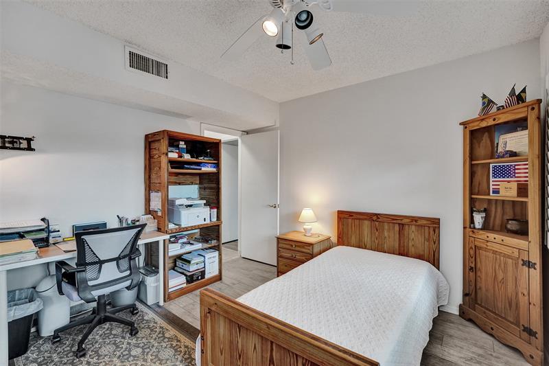 Image 20 of 35 For 1050 13th St  289d