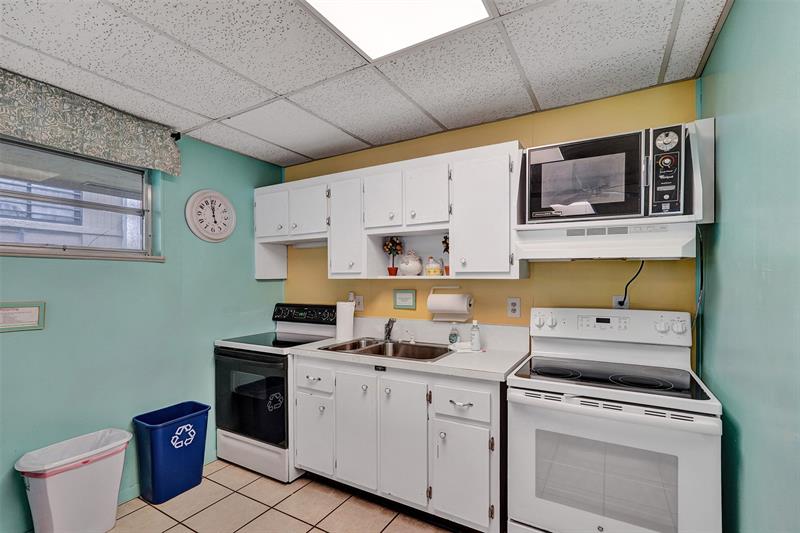 Image 31 of 35 For 1050 13th St  289d