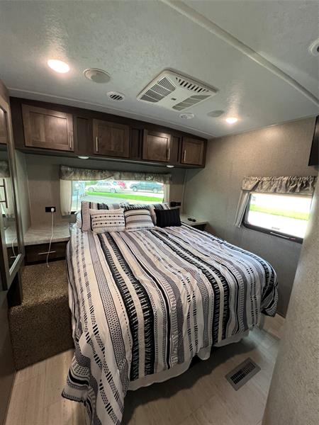 Image 7 of 10 For 6551 55th Ln