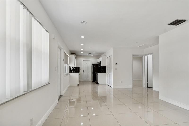 Image 3 of 10 For 3501 Van Buren St  15