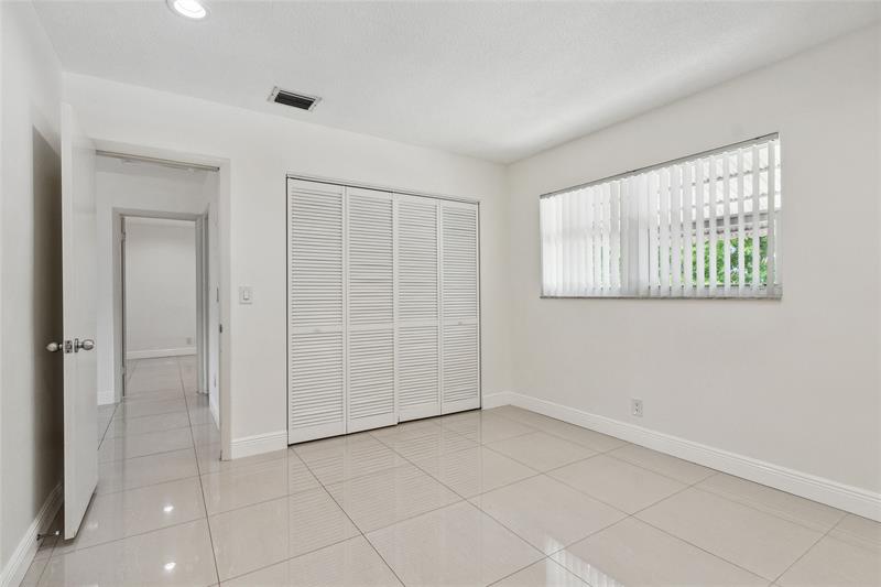 Image 9 of 10 For 3501 Van Buren St  15