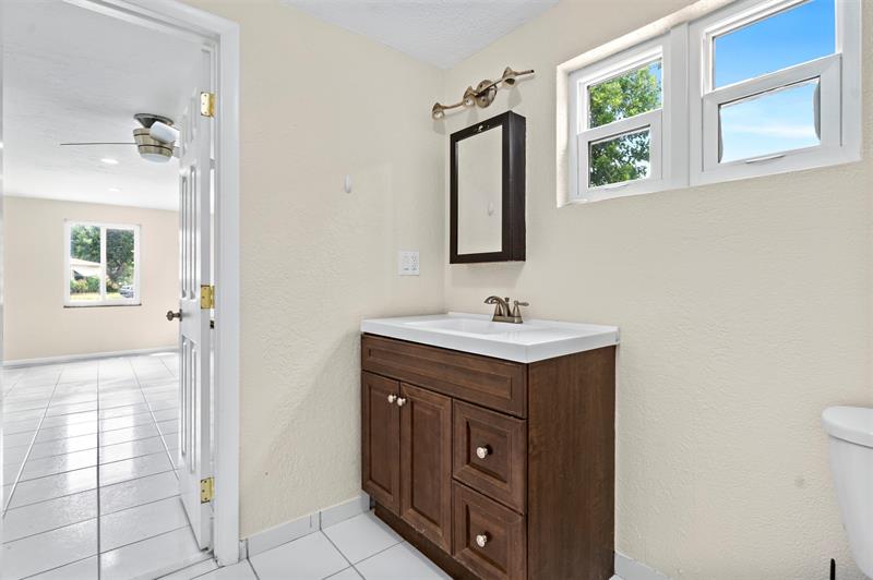 Image 14 of 36 For 1415 25th St