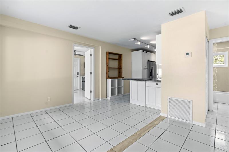Image 23 of 36 For 1415 25th St