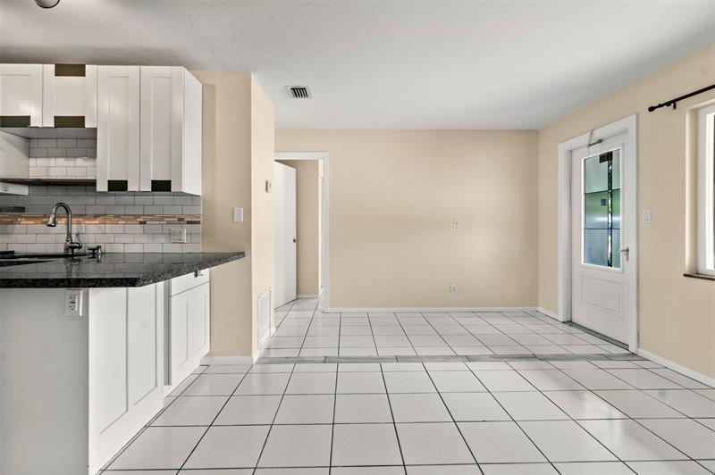 Image 7 of 36 For 1415 25th St