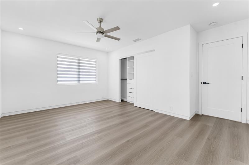 Image 23 of 43 For 699 70th St  