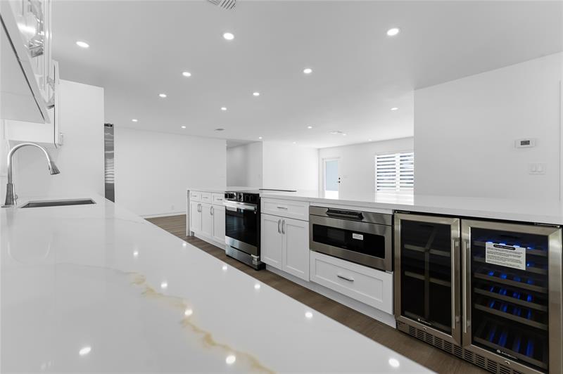 Image 4 of 43 For 699 70th St  