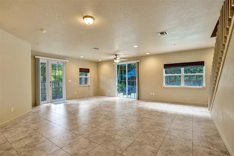 Image 17 of 55 For 624 29th Dr  D