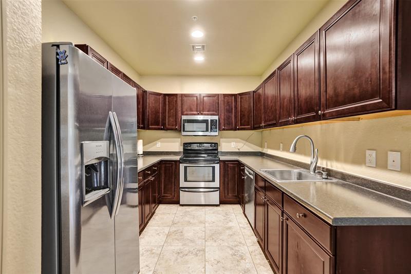 Image 18 of 55 For 624 29th Dr  D
