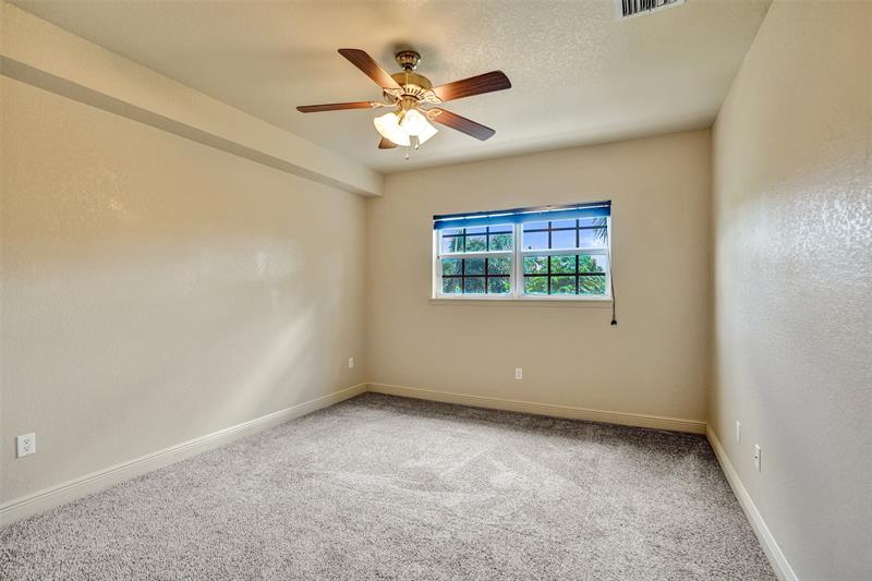 Image 31 of 55 For 624 29th Dr  D
