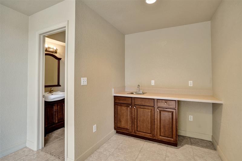 Image 38 of 55 For 624 29th Dr  D