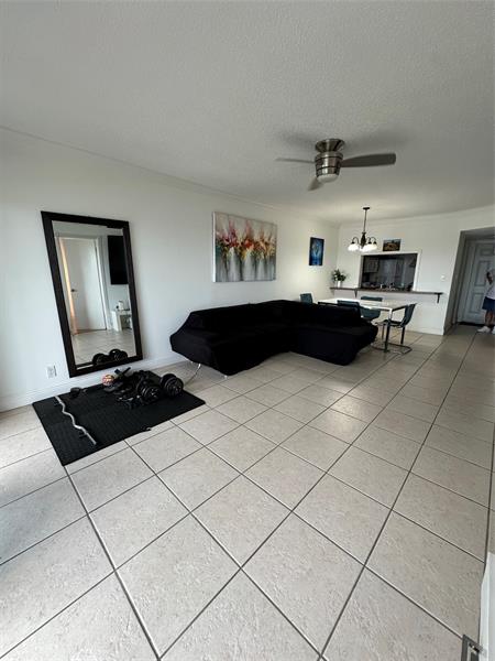 Image 17 of 59 For 1101 Crystal Lake Dr  608