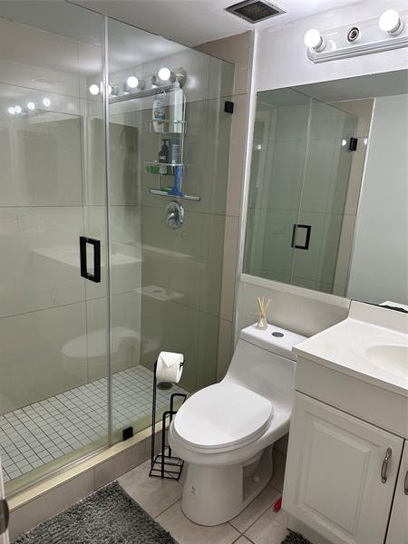 Image 31 of 59 For 1101 Crystal Lake Dr  608