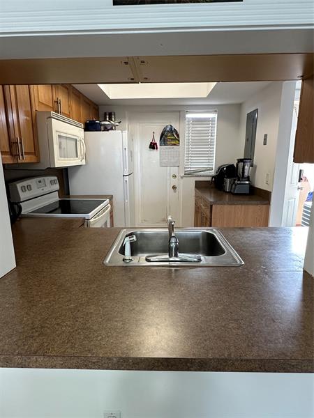 Image 34 of 59 For 1101 Crystal Lake Dr  608