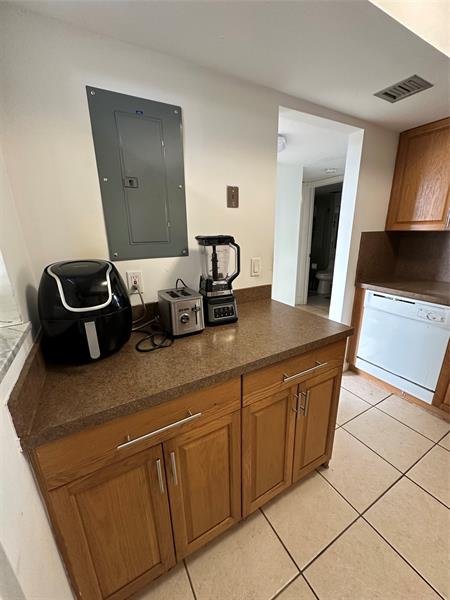 Image 35 of 59 For 1101 Crystal Lake Dr  608
