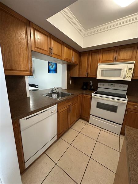 Image 39 of 59 For 1101 Crystal Lake Dr  608