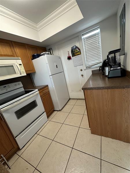Image 45 of 59 For 1101 Crystal Lake Dr  608