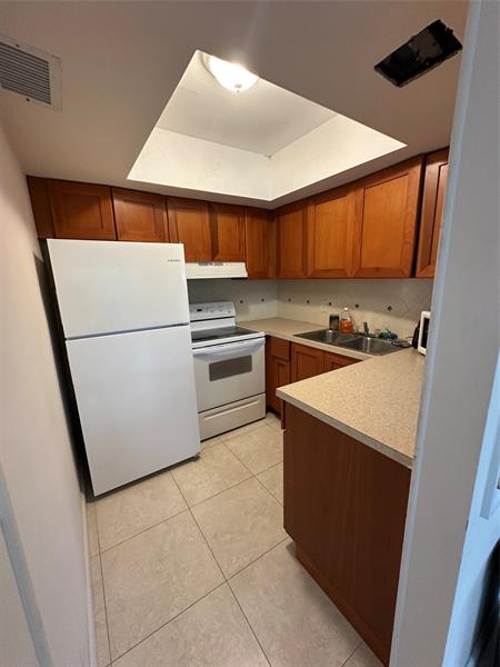 Image 56 of 59 For 1101 Crystal Lake Dr  608