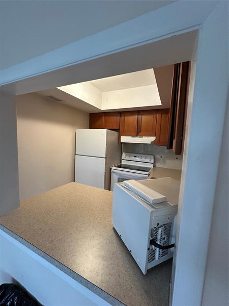 Image 57 of 59 For 1101 Crystal Lake Dr  608