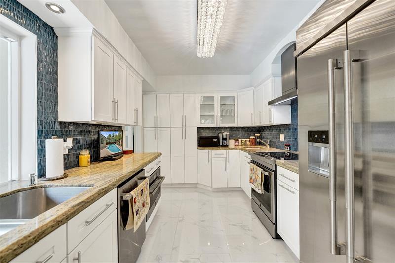 Image 37 of 77 For 2732 26th St