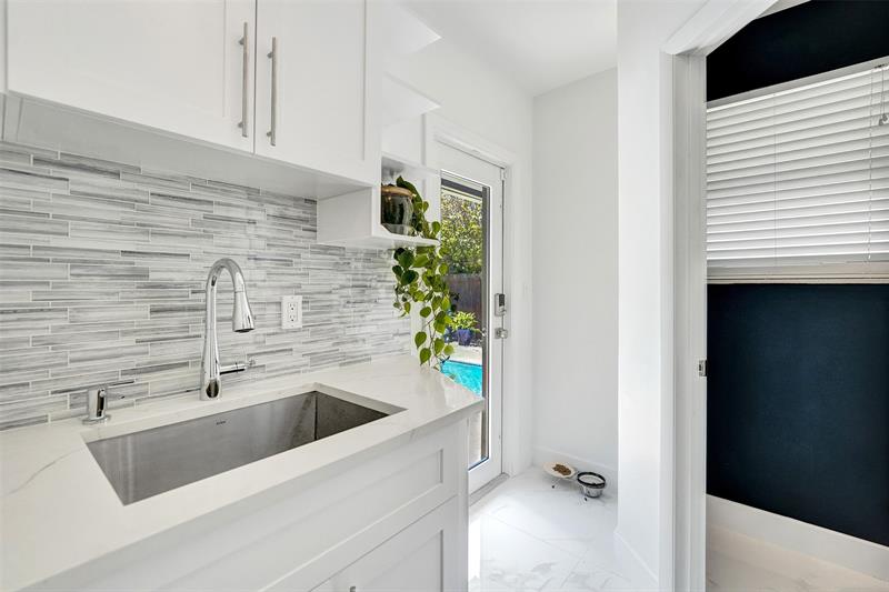 Image 53 of 77 For 2732 26th St