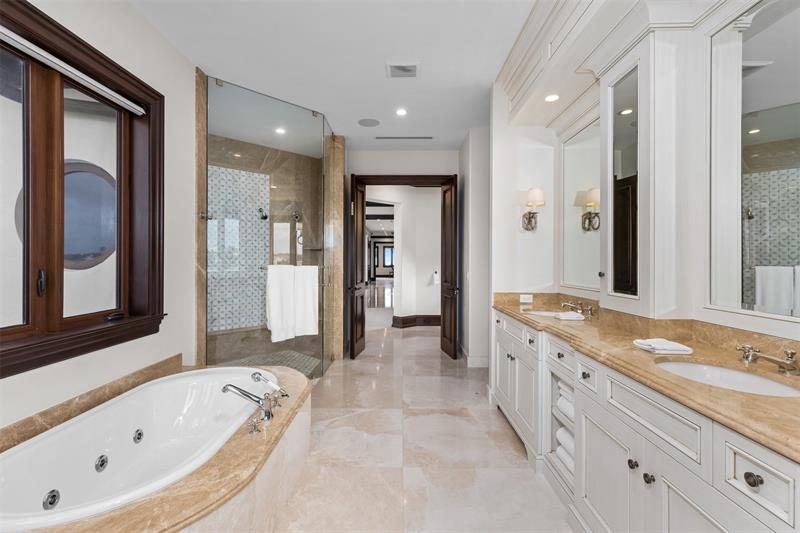Image 37 of 92 For 632 2nd Key Dr