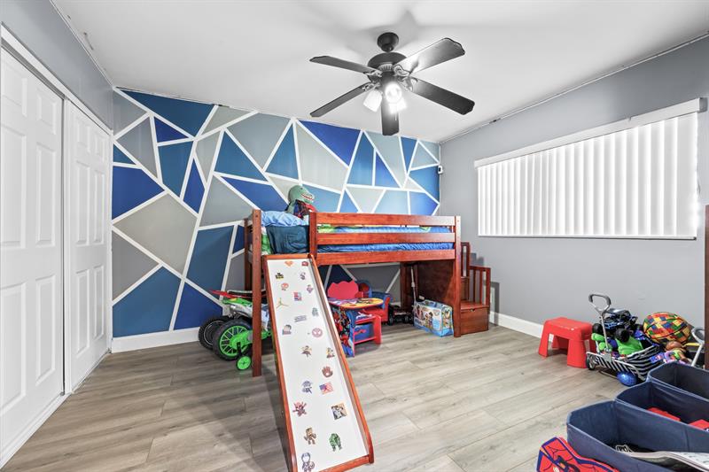 Image 14 of 23 For 6075 Sabal Palm Blvd  114