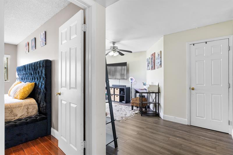 Image 7 of 23 For 6075 Sabal Palm Blvd  114