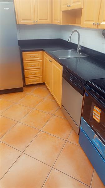 Image 19 of 22 For 6301 University Dr  212