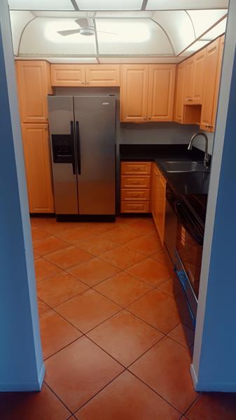 Image 20 of 22 For 6301 University Dr  212