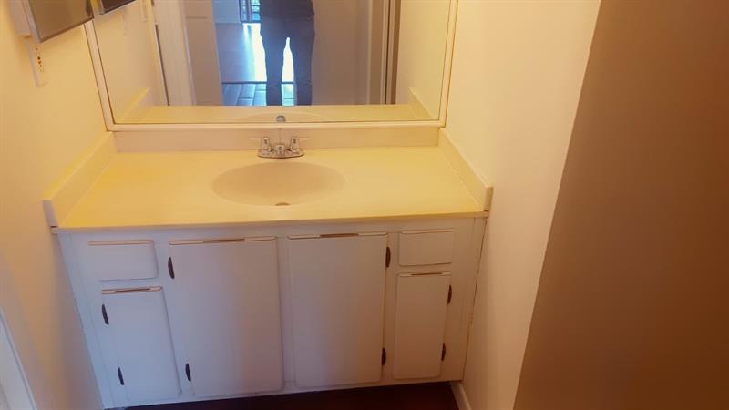 Image 9 of 22 For 6301 University Dr  212