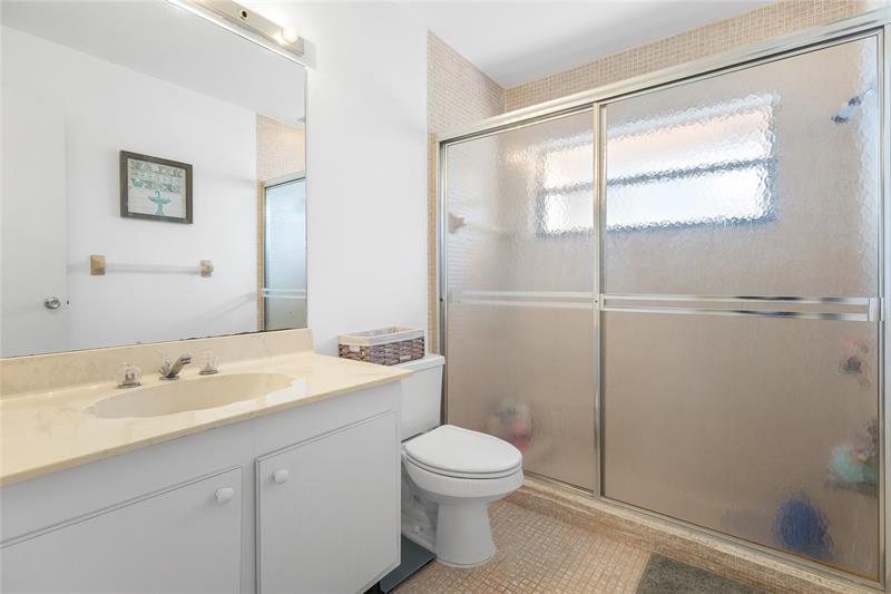 Image 16 of 40 For 9477 Burlington Pl