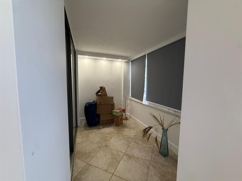 Image 7 of 23 For 2741 Taft St  401