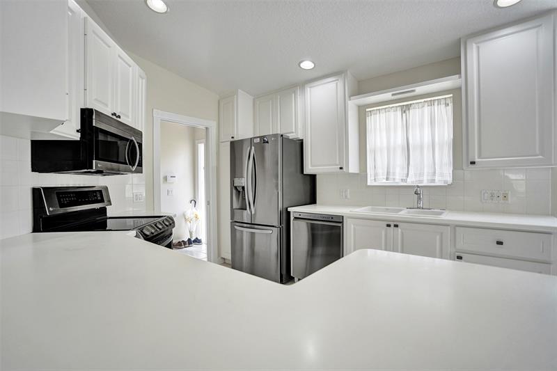 Image 8 of 44 For 8168 Montserrat Pl