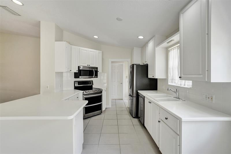 Image 9 of 44 For 8168 Montserrat Pl